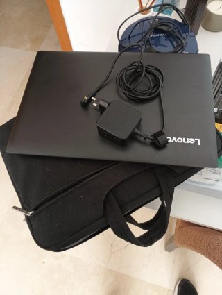 Ordenador portátil Lenovo negro