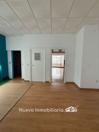 Local comercial en venta en Centro Ciudad en Linares