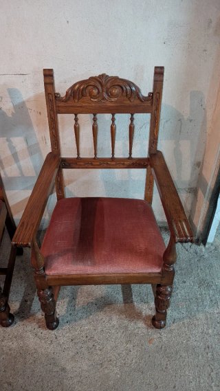 Recibidor, banco y dos sillas de madera antiguos