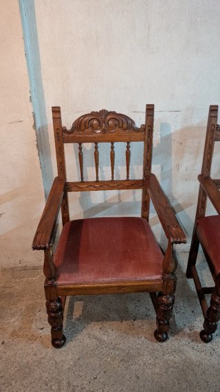Recibidor, banco y dos sillas de madera antiguos