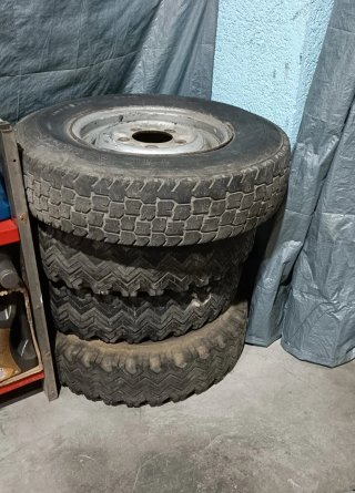 4 Ruedas Land Rover Serie II, IIA, III