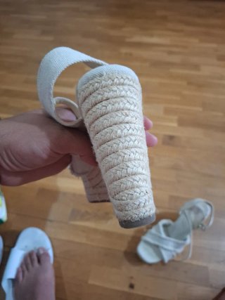 Sandalias de cuña blancas