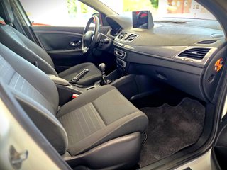 RENAULT MEGANE LIMITED | GARANTÍA 12M |
