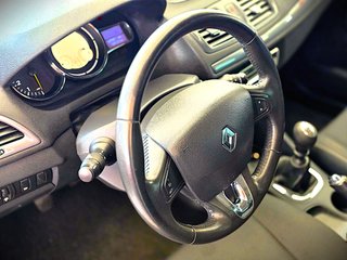 RENAULT MEGANE LIMITED | GARANTÍA 12M |
