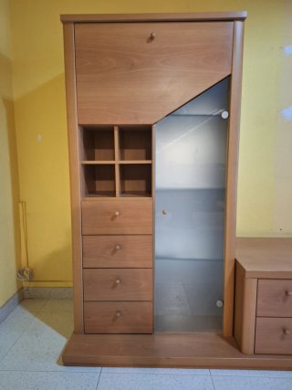Mueble de salón madera y cristal