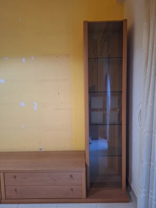 Mueble de salón madera y cristal