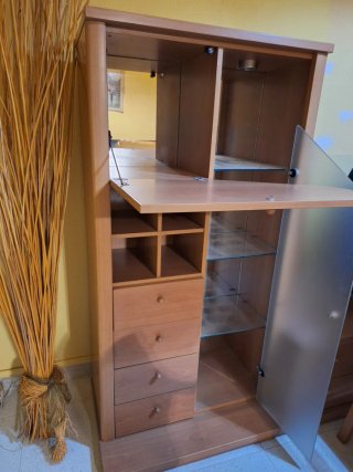 Mueble de salón madera y cristal