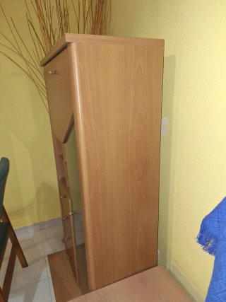 Mueble de salón madera y cristal