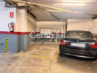 Garaje en venta en Centre en Badalona