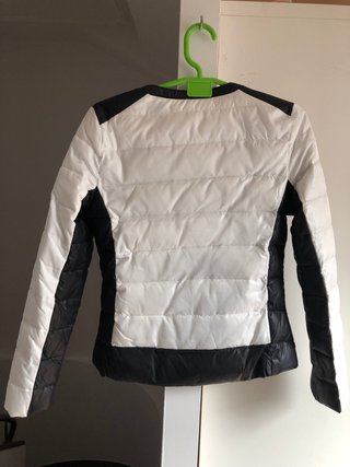 EXCLUSIVA CAZADORA DE DISEÑO BICOLOR