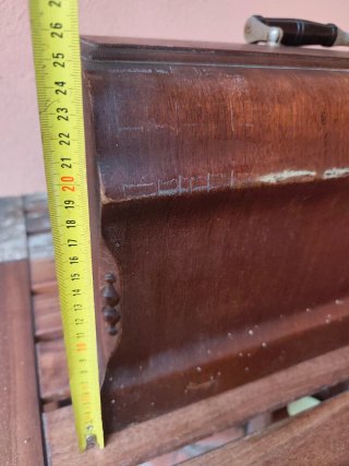 Antigua Tapa de Madera para Máquina de Coser