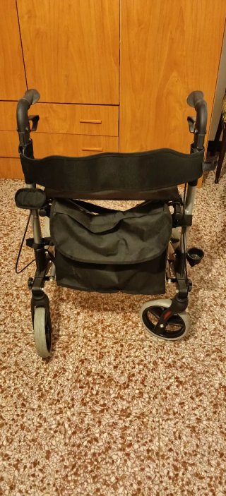 Andador para mayores plegable