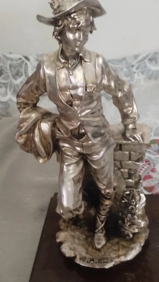 Statuetta in Argento Firmata su Piedistallo di leg