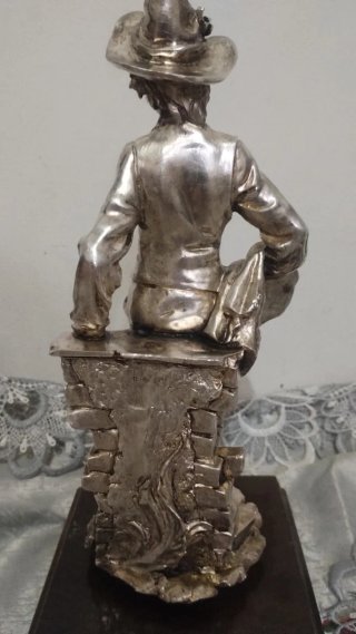 Statuetta in Argento Firmata su Piedistallo di leg