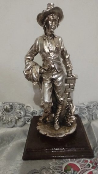 Statuetta in Argento Firmata su Piedistallo di leg