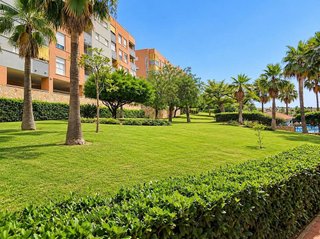 Piso en alquiler en Polígonos - Recinto Ferial Cortijo de Torres en Málaga