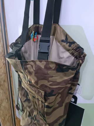 vadeador de pecho de camuflaje