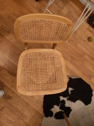 3 Sillas de madera y ratán