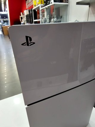 PS5 Slim 1TB + Mando Dual Sense V2 Rosa