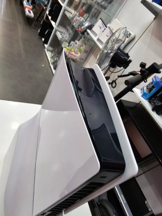 PS5 Slim 1TB + Mando Dual Sense V2 Rosa