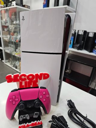 PS5 Slim 1TB + Mando Dual Sense V2 Rosa