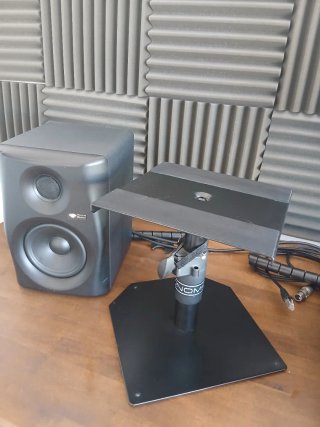 Altavoces Monkey Banana  + soportes Pronomic