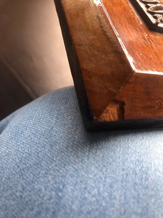 Crucifijo de madera con figura INRI