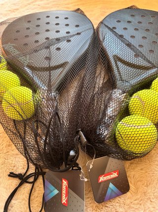 Lote de 2 Palas de Pádel y 6 Pelotas