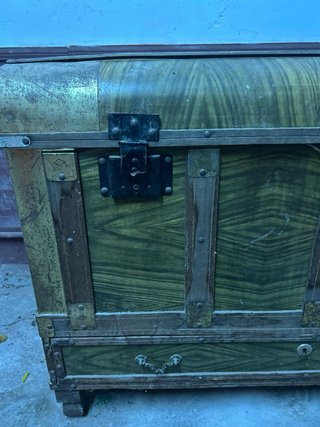 Baúl Antiguo de Madera