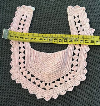 Babero antiguo rosa, croché, hecho a mano