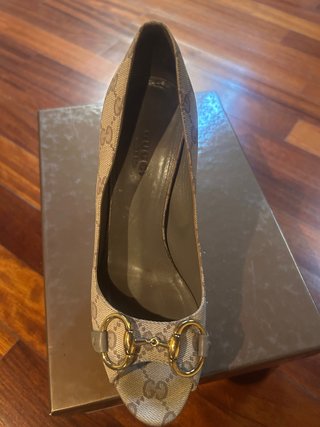 Décolleté Gucci 35,5 beige/bianco con morsetto