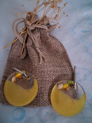 Orecchini artigianali in resina