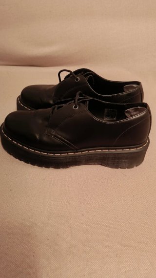 Zapatos Dr. Martens Negros de Plataforma