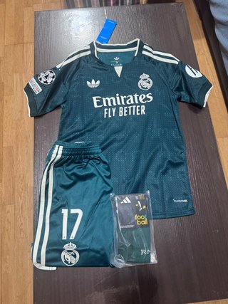Conjunto Real Madrid Niño Adidas Talla S