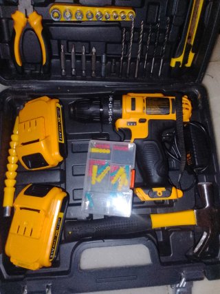Taladro Inalámbrico y Set Herramientas