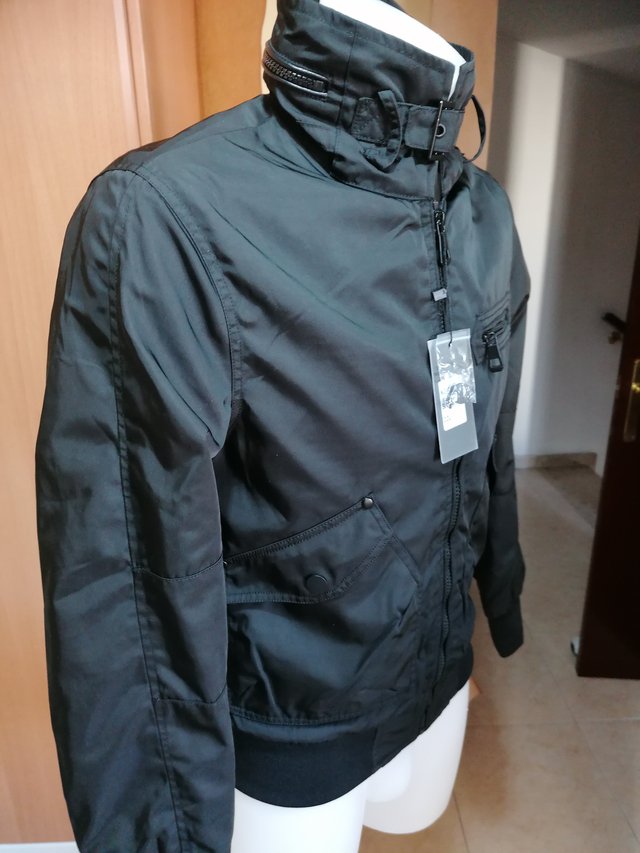 Chaqueta cortavientos + regalo