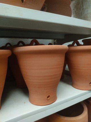 Pareja de macetas de terracota para colgar