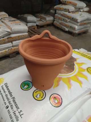 Pareja de macetas de terracota para colgar