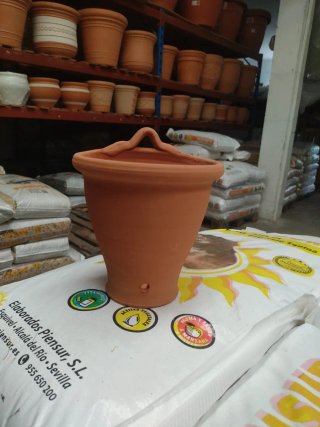 Pareja de macetas de terracota para colgar