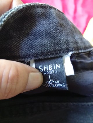 Pantalones cortos vaqueros grises y negro 5€ los 2