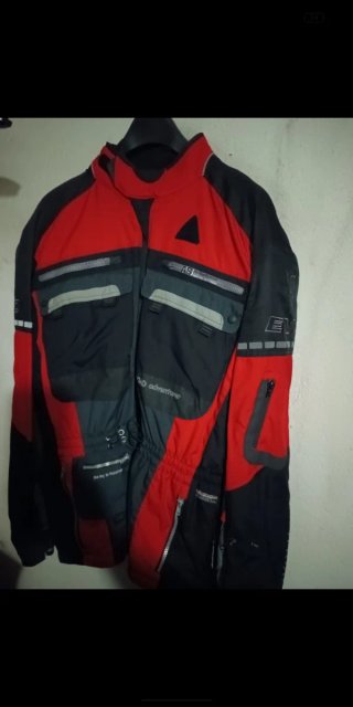 Chaqueta de moto roja y negra EVOLUTION