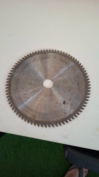 Ingletadora Makita LH 1040 F