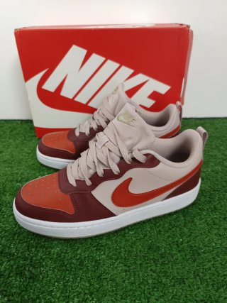 Zapatillas Nike Mujer Beige y Rojo