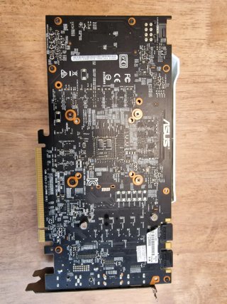 Tarjeta Gráfica ASUS GTX 1070 8GB para reparar