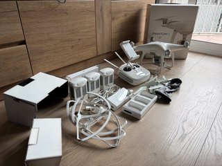 Dron DJI Phantom 4 con Accesorios - LEER BIEN!