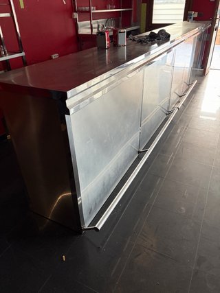Elettrodomestici da cucina e mobili per bar