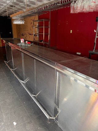 Elettrodomestici da cucina e mobili per bar