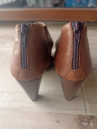 Zapatos de tacón marrones talla 37