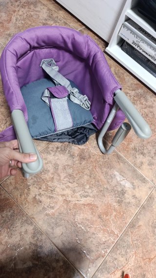 Sillita de comer portátil Inglesina