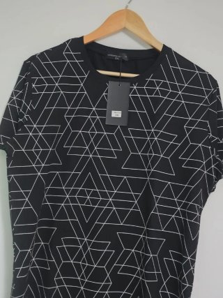 CAMISETA CON ETIQUETA DE HOMBRE. TALLA XXL